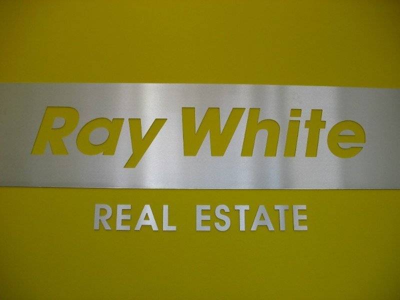 31 Tangemere Avenue, Gladstone Park VIC 3043