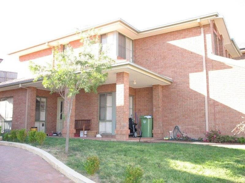 42 The Crest, Attwood VIC 3049