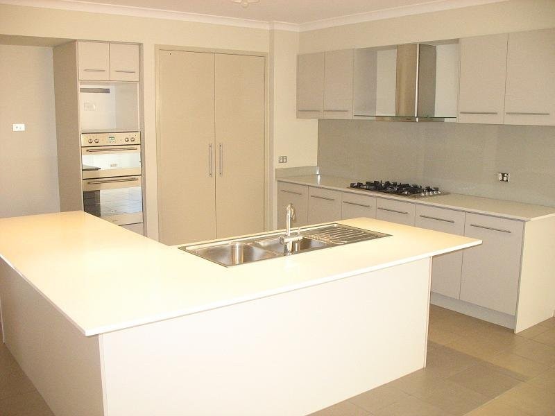 19 George Street, Taylors Hill VIC 3037