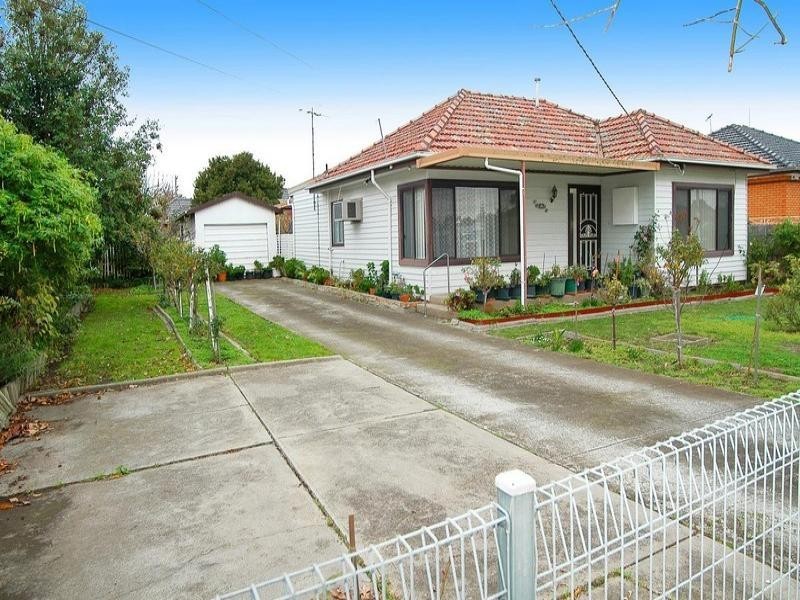 42 Banksia Grove, Tullamarine VIC 3043