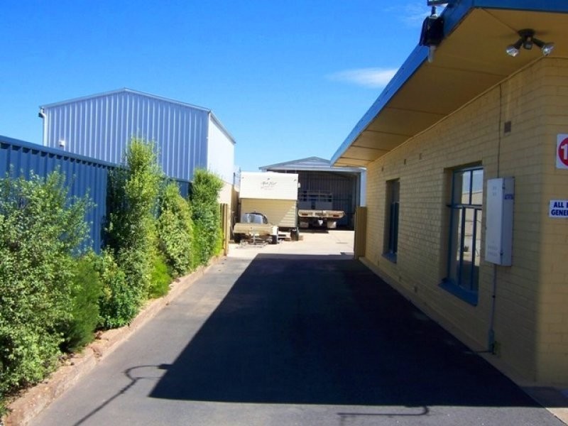 141 Adelaide Road, Murray Bridge SA 5253