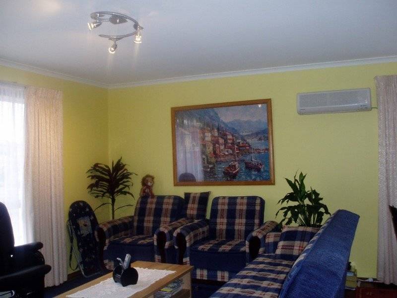 1 Dillwynia Close, Meadow Heights VIC 3048