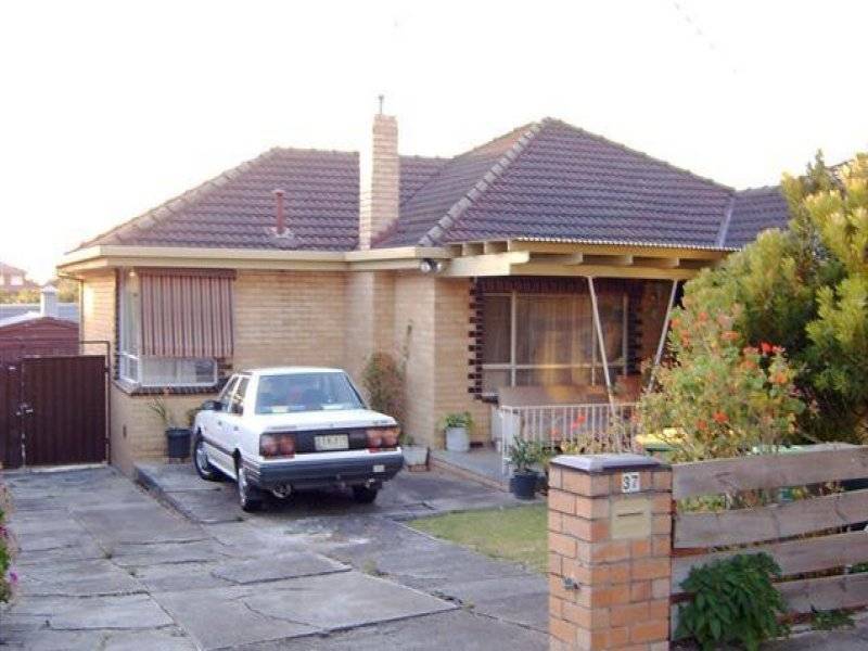 37 Wilson Boulevard, Reservoir VIC 3073