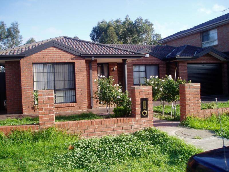 13 Golden ash court, Meadow Heights VIC 3048