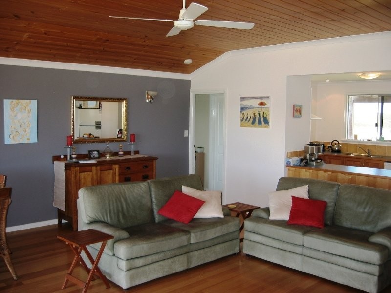 32 Lucraft Loop, Ledge Point WA 6043