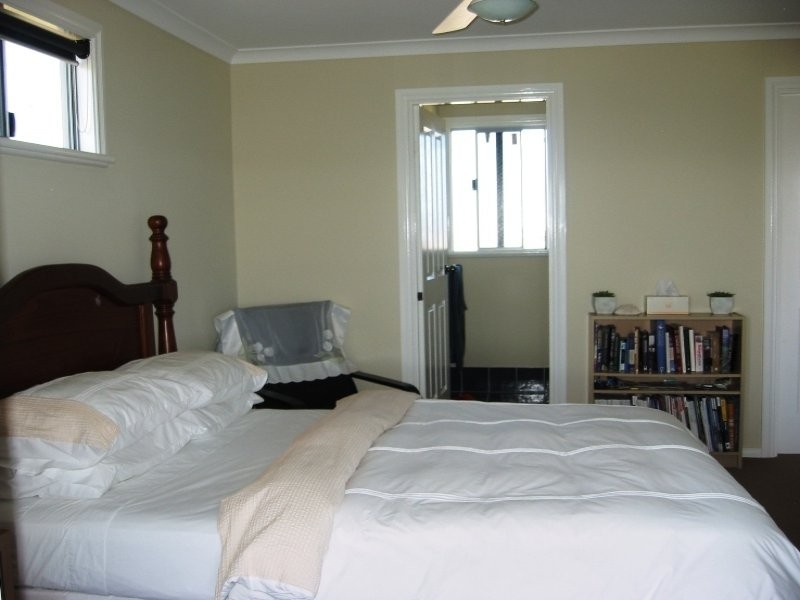 32 Lucraft Loop, Ledge Point WA 6043