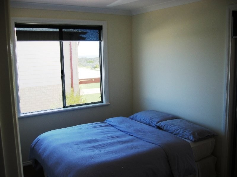 32 Lucraft Loop, Ledge Point WA 6043