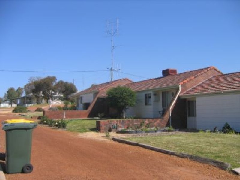 8 Ackland Street, Wongan Hills WA 6603