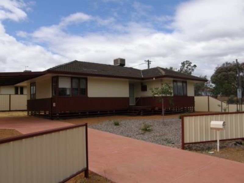 1 Nugent Street, Wongan Hills WA 6603