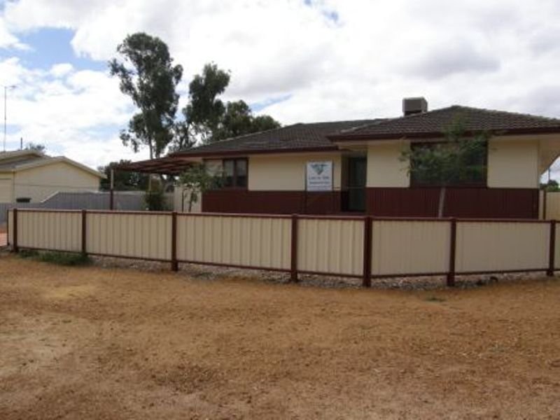 1 Nugent Street, Wongan Hills WA 6603