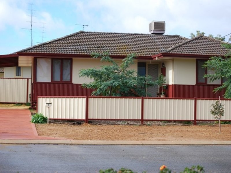 1 Nugent Street, Wongan Hills WA 6603