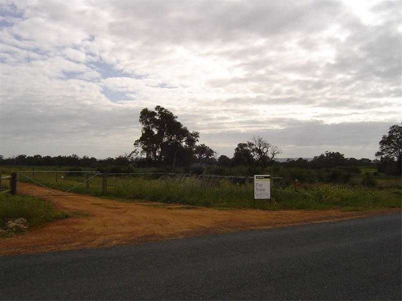 1044 Gingin Brook Road (Muckenburra), Gingin WA 6503