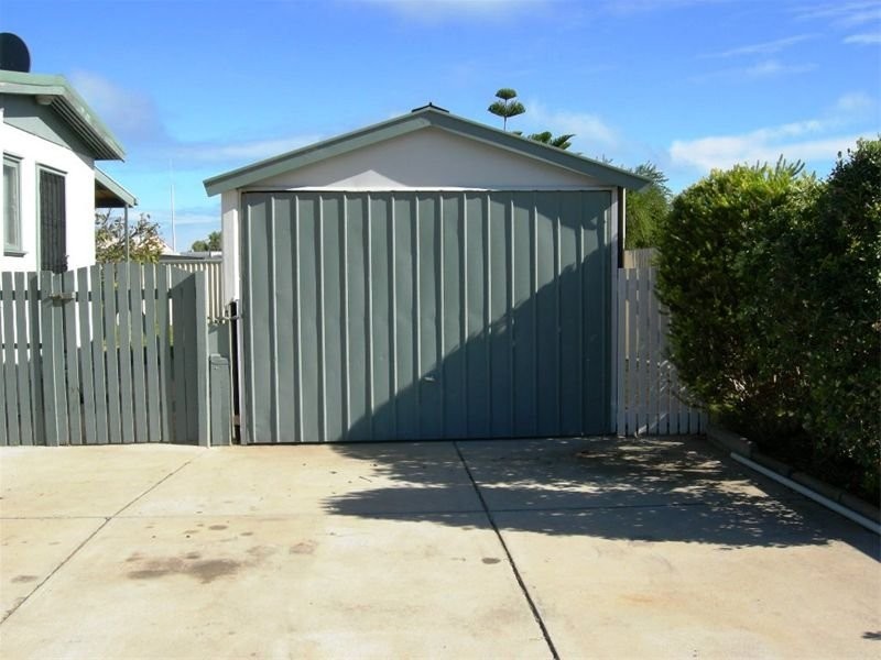 24 Cockram Street, Lancelin WA 6044