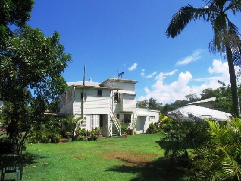8 Gelling Street, Cairns North QLD 4870
