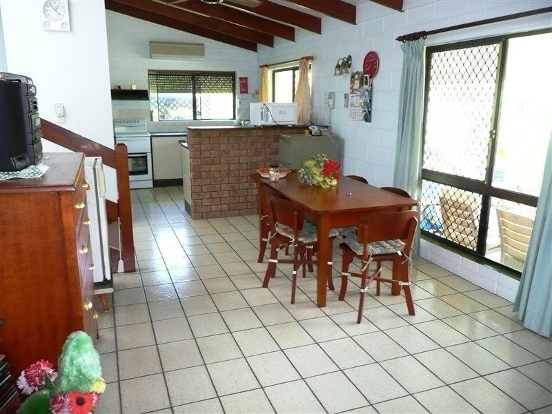 2 Brett Street, Mooroobool QLD 4870