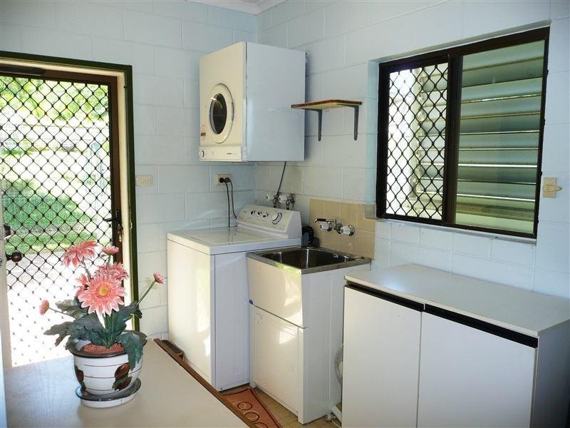 2 Brett Street, Mooroobool QLD 4870