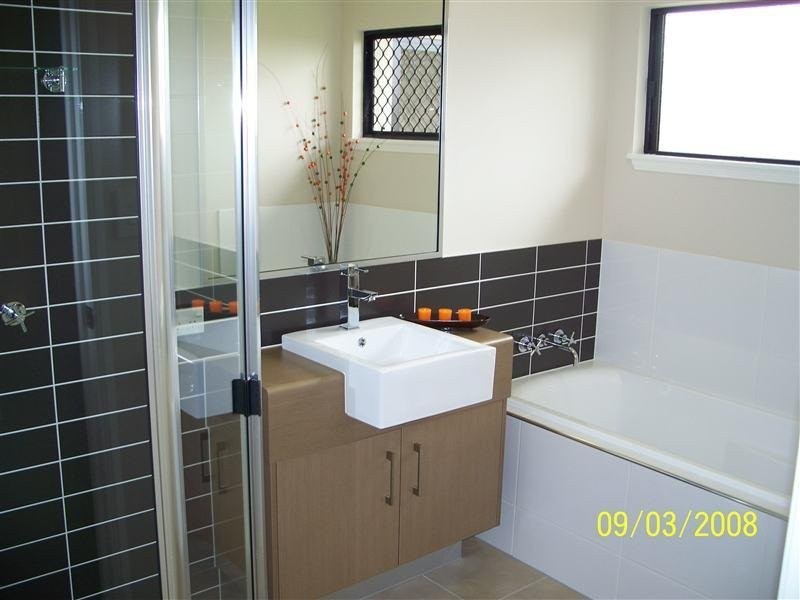 13 Roderick Street, Bentley Park QLD 4869