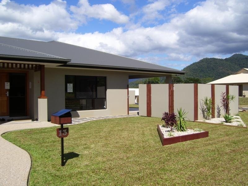 13 Roderick Street, Bentley Park QLD 4869