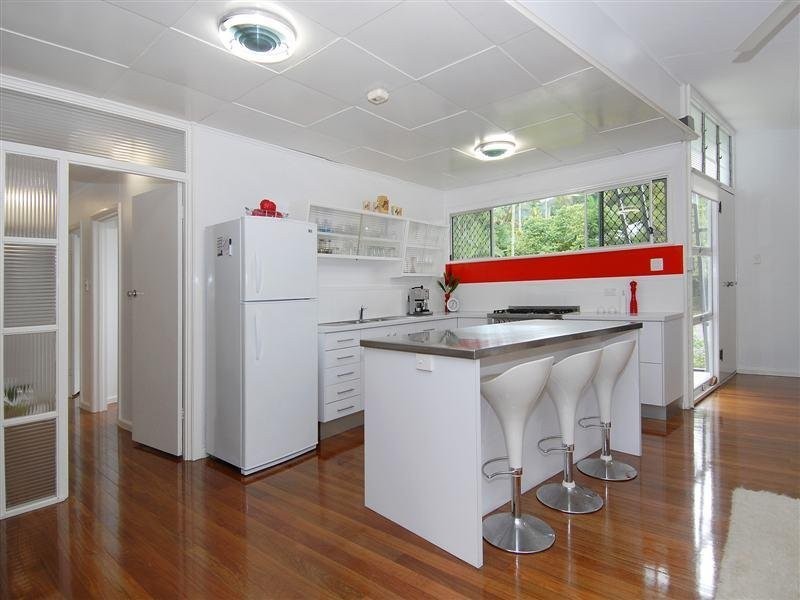 143 Greenslopes Street, Edge Hill QLD 4870