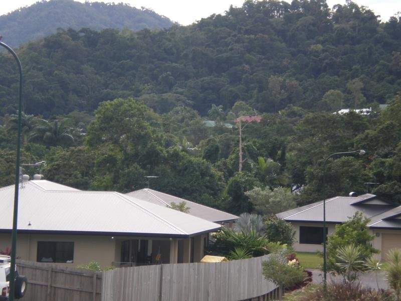 9 Smoko Close, Brinsmead QLD 4870