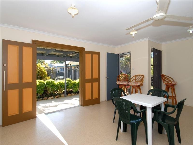 12 Rollinia Close, Manoora QLD 4870