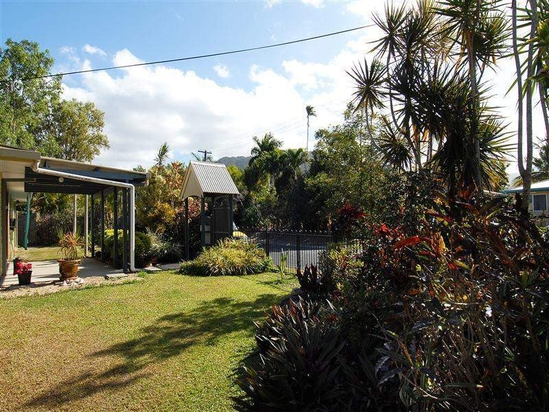 12 Rollinia Close, Manoora QLD 4870
