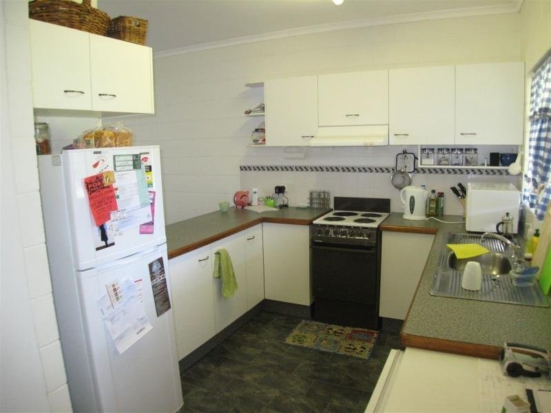 14 Kangaroo Street, Bentley Park QLD 4869