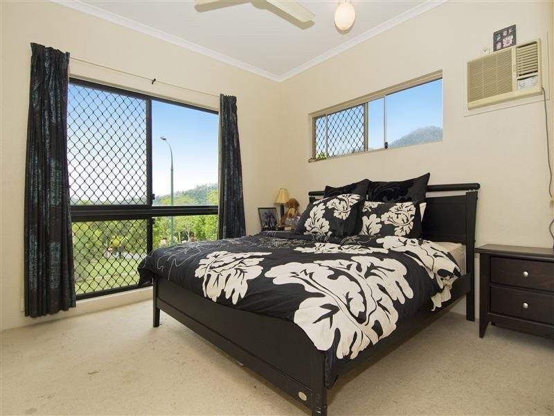 31 Pilosa Street, Redlynch QLD 4870