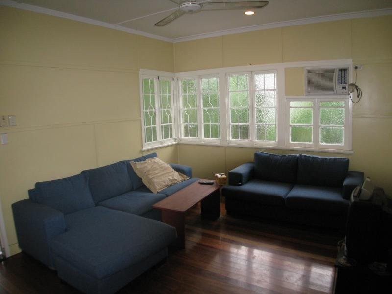 80 English Street, Manunda QLD 4870