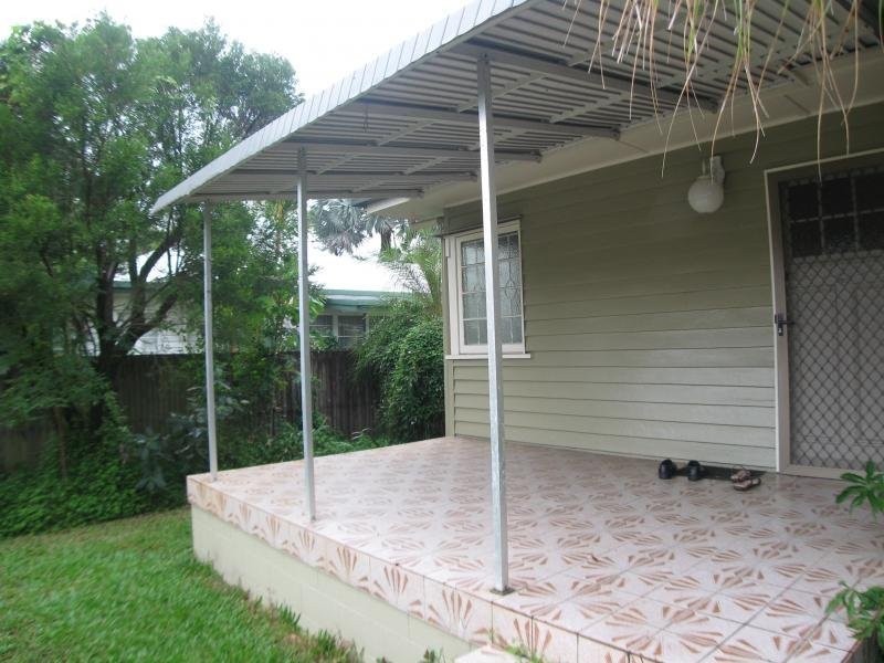 80 English Street, Manunda QLD 4870