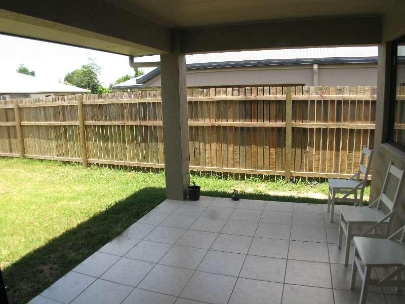 8 Boyce Street, Bentley Park QLD 4869