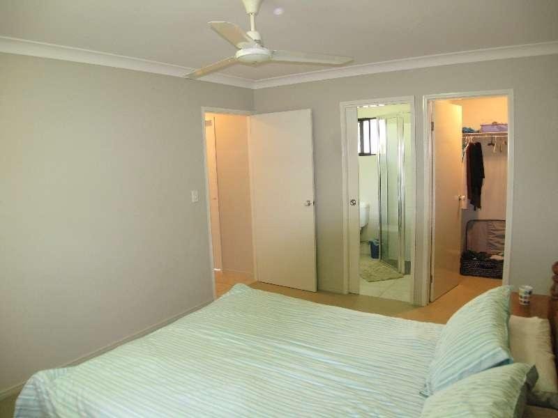 8 Boyce Street, Bentley Park QLD 4869