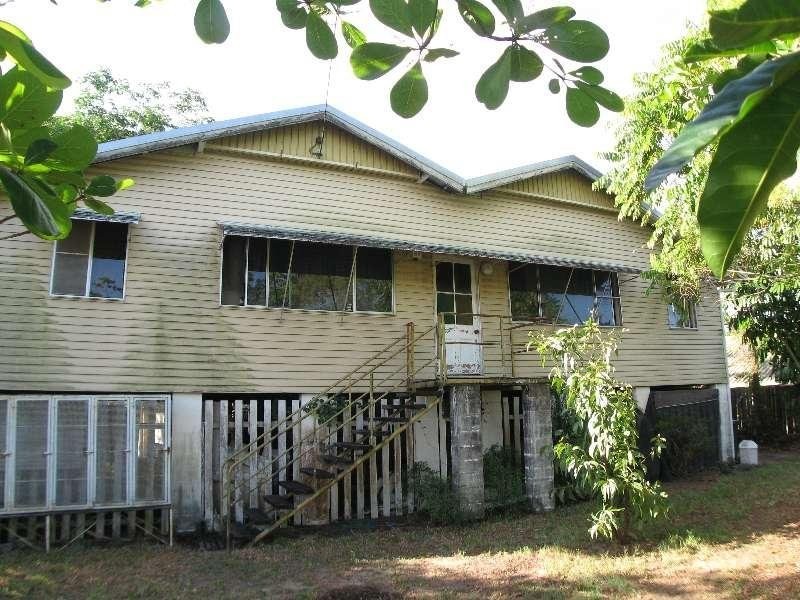 46 James Street, Manunda QLD 4870