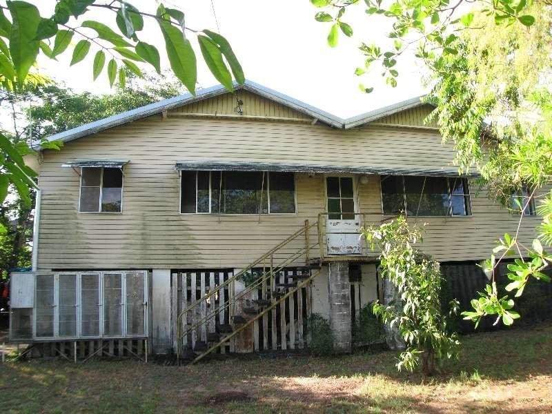 46 James Street, Manunda QLD 4870