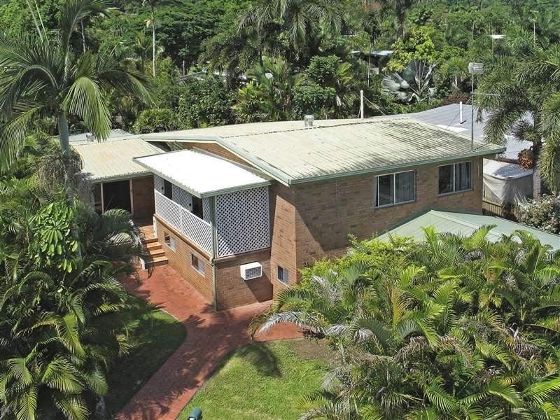 24 Hillview Crescent, Whitfield QLD 4870