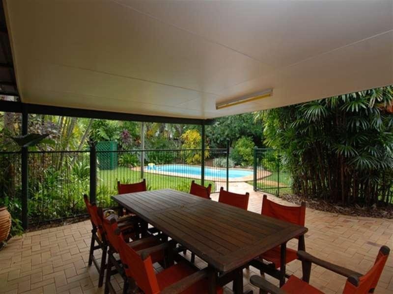 24 Hillview Crescent, Whitfield QLD 4870