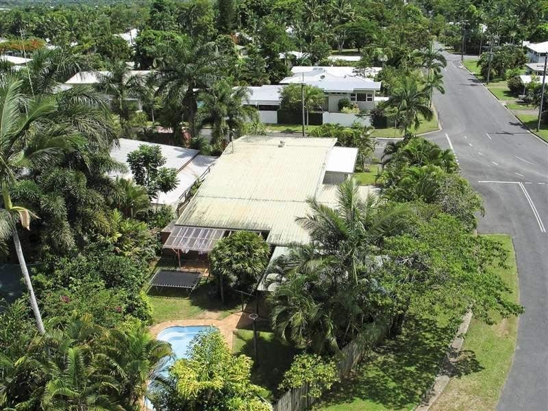 24 Hillview Crescent, Whitfield QLD 4870