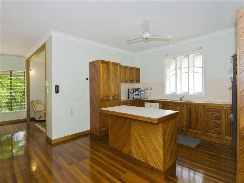 12 Nolan Street, Whitfield QLD 4870