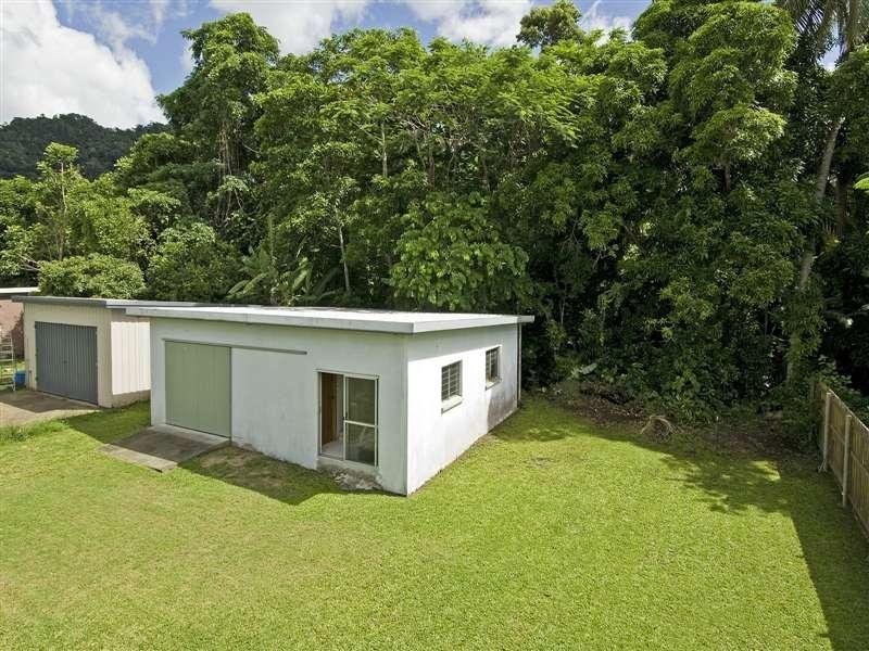 12 Nolan Street, Whitfield QLD 4870
