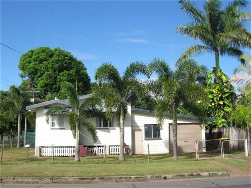 25 Collinson Street, Westcourt QLD 4870