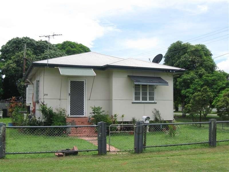 250 Aumuller Street, Westcourt QLD 4870
