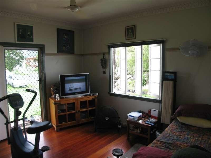 250 Aumuller Street, Westcourt QLD 4870