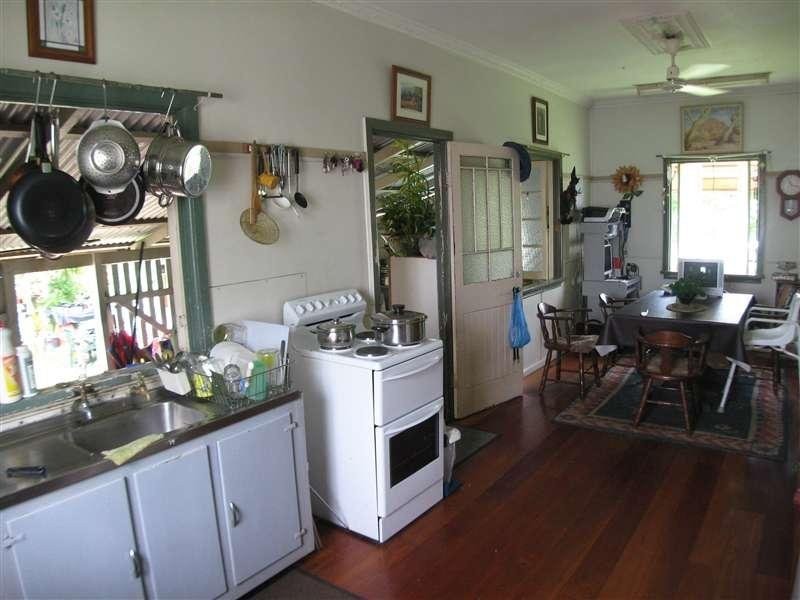 250 Aumuller Street, Westcourt QLD 4870