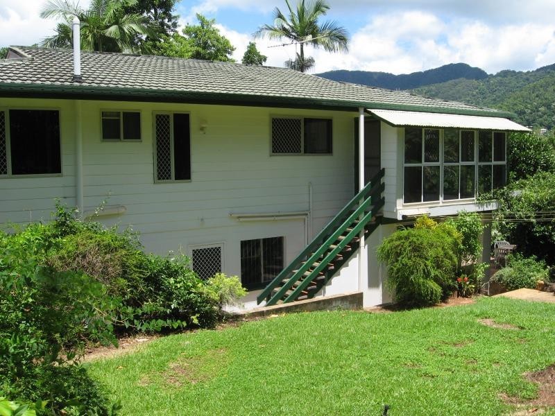 1 Bremner Street, Mooroobool QLD 4870