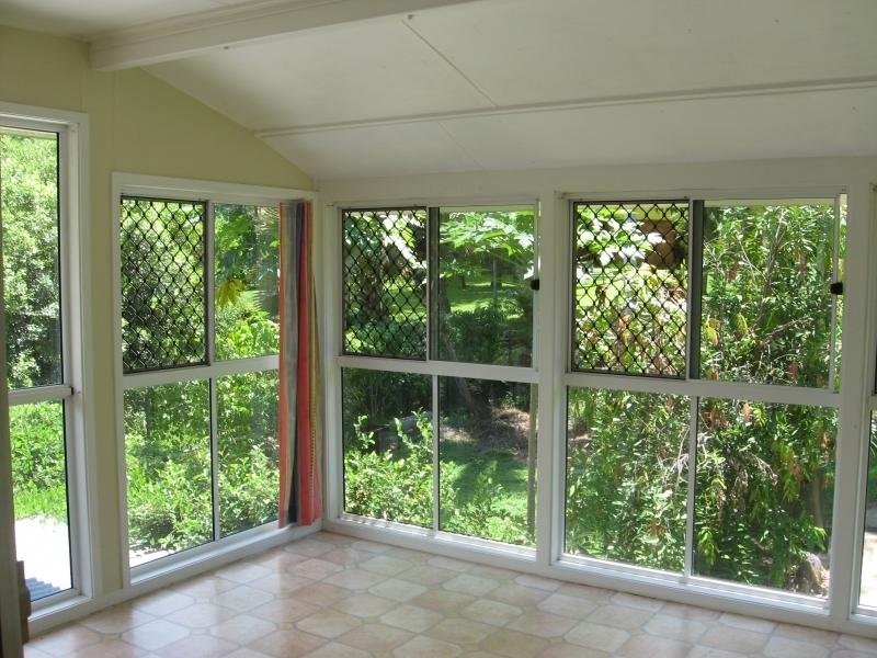 1 Bremner Street, Mooroobool QLD 4870