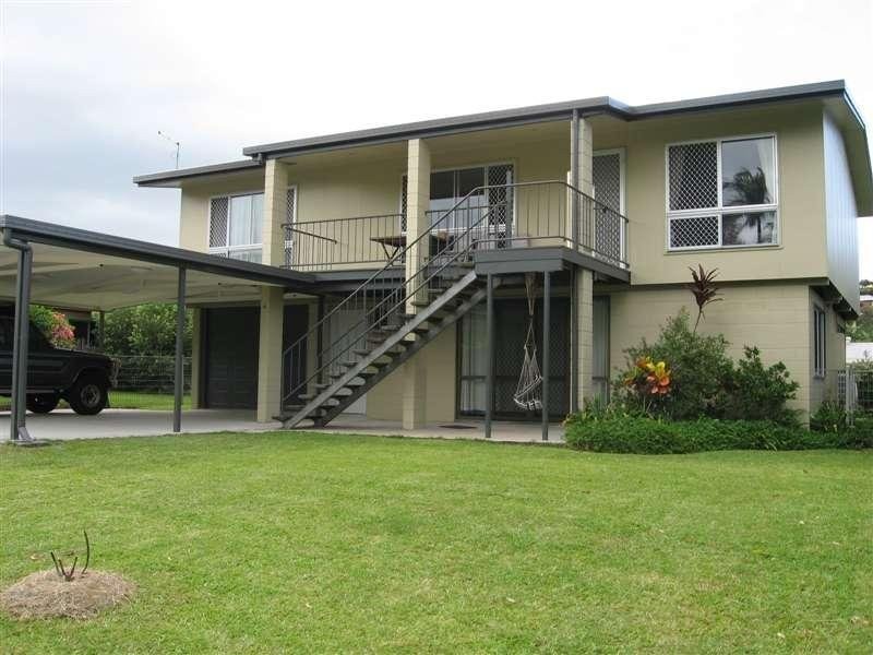 6 Serissa Street, Mooroobool QLD 4870