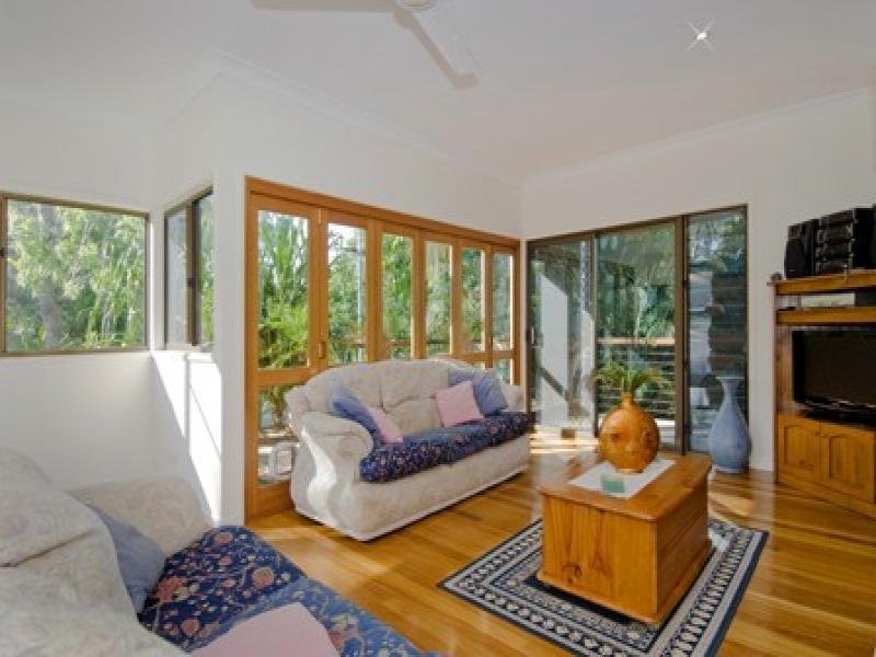 35 Casuarina Street, Holloways Beach QLD 4878