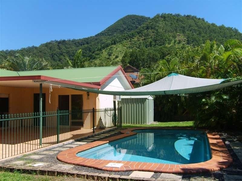 6 Roma Close, Mount Sheridan QLD 4868