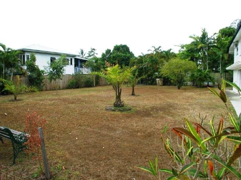 384 McLeod Street, Cairns North QLD 4870