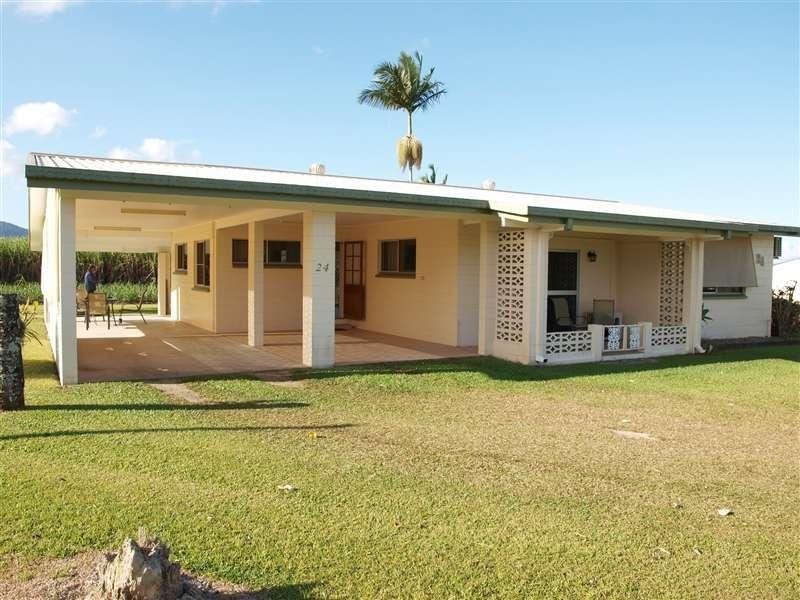 24 Kruckow Street, Miriwinni QLD 4871